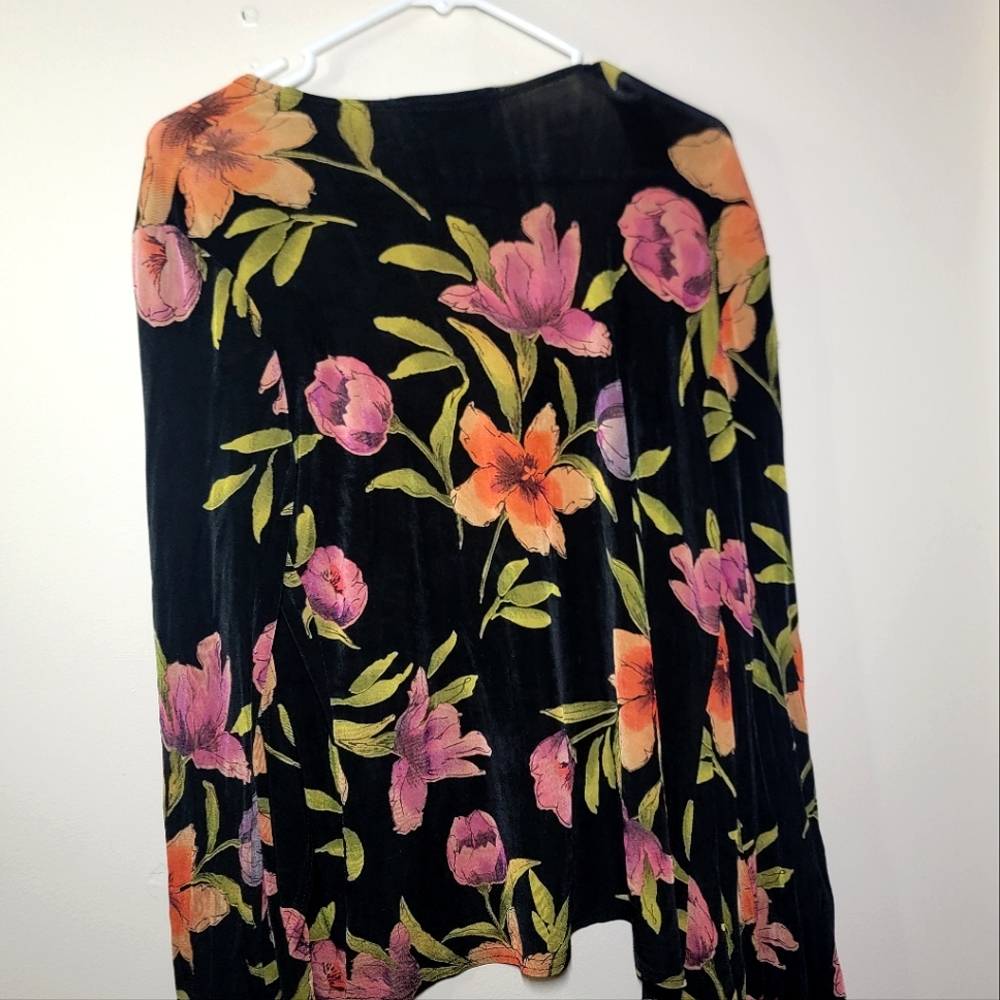 Floral cardigan (Ronni Nicole)